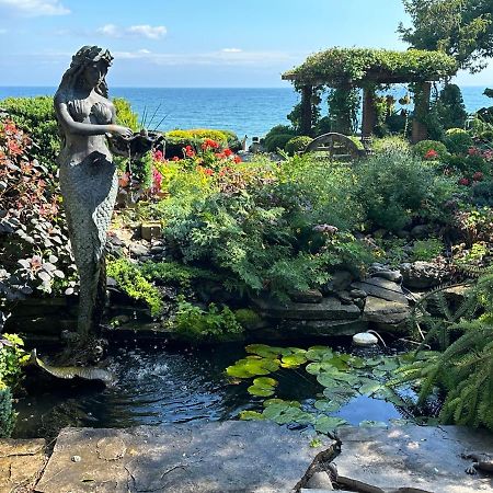 Bed and Breakfast The Wind In The Willows - Luxury Lakefront Oasis à Cobourg Extérieur photo